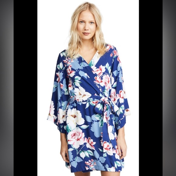 Yumi Kim Other - Yumi kim DREAM LOVER DRESSING GOWN Small